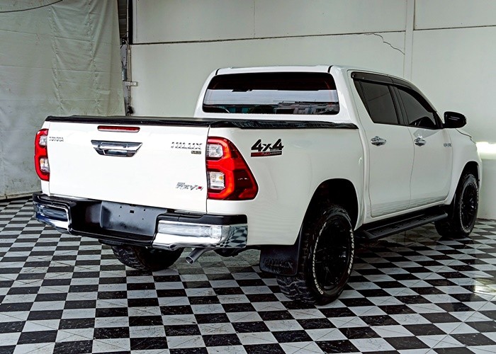 Used 5
                    TOYOTA
                     for Sale Image