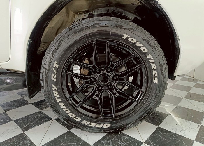 Used 5
                    TOYOTA
                     for Sale Image